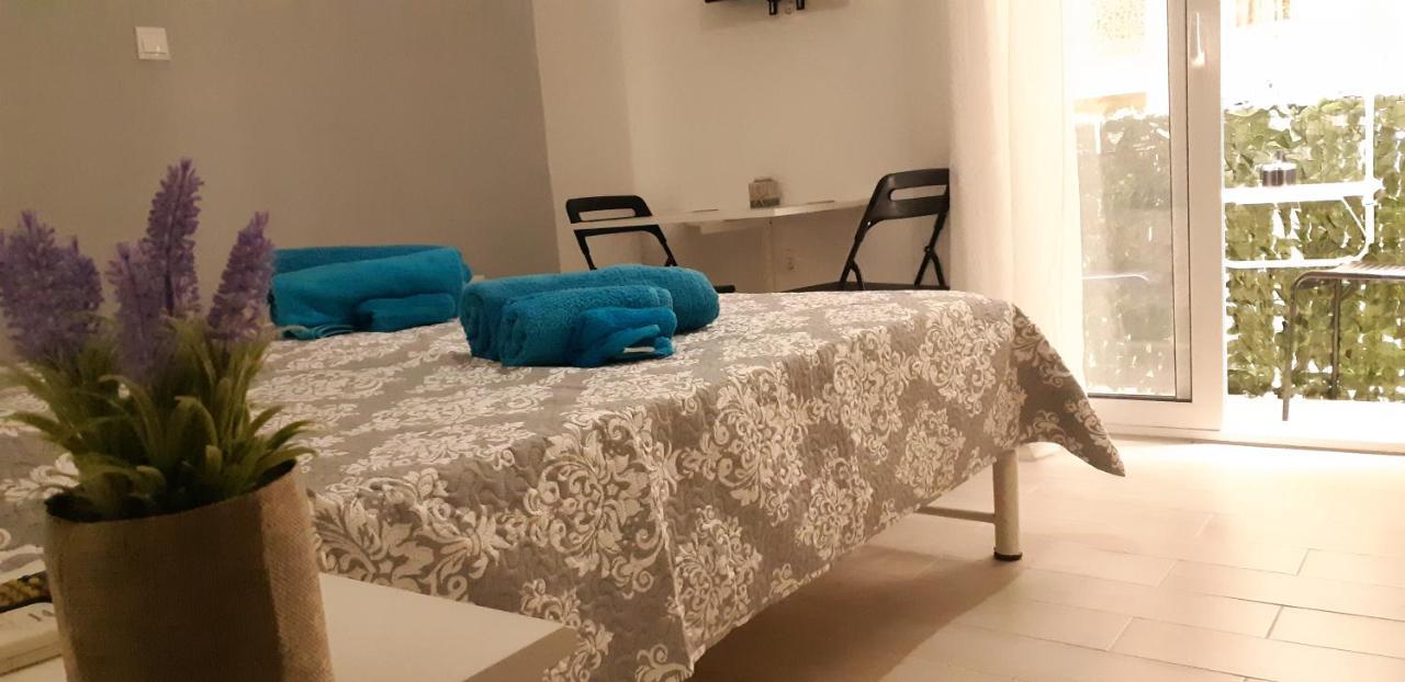 Luxury Apartment Near Metro By Hospitality Gr Atenas Exterior foto
